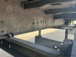 Schmitz Cargobull SCB S3B / Box / Loadlift / 2x Liftas / APK 03-26