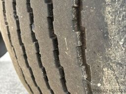 Saxas SAXAS, ANHäNGEWAGEN KOFFERAUFBAU MIT HEBEBüHNE