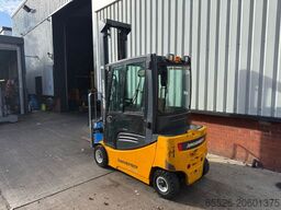 Jungheinrich EFG 320 / 3289 Std.