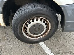 Volkswagen Crafter 35 2.5 TDI L2H1 DC Trendline / Airco / ...