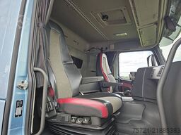 VOLVO FM 11.330 SLEEPERCAB 2.5T LIFT