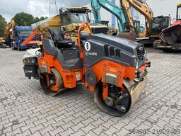 Hamm HD12VV Tandemwalze mit Streuer