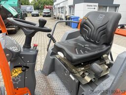 Hamm HD12VV Tandemwalze mit Streuer