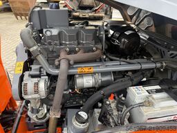Hamm HD12VV Tandemwalze mit Streuer