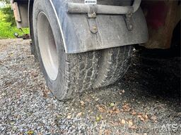 Limetec 2 axle City trailer w/ full side opening.