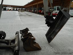 Takeuchi TB 235 mit POWERTILT + hydr. SW