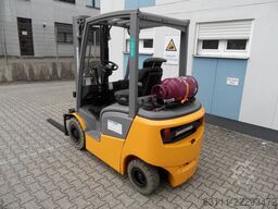 Jungheinrich TFG 320 - Freihub - weiße Reifen