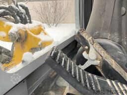 Wacker Neuson 6503 with 3 excavator buckets