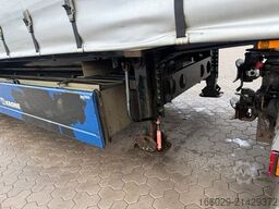 KRONE Planenauflieger mit Staplerhalterung