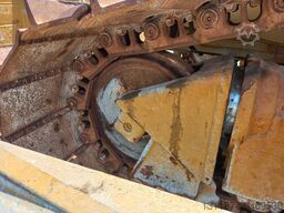 CAT D6T LGP (Abu Dhabi)