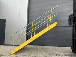 Lagertreppe Stahltreppe Geschosshöhe: ca. 2.000 mm