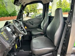 John-Deere Gator XUV 835M