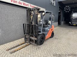 TOYOTA 02-8FGF25 Triplo 470 Freelift / Sideshift / LPG 2010
