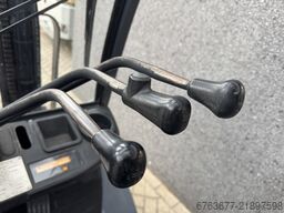 TOYOTA 02-8FGF25 Triplo 470 Freelift / Sideshift / LPG 2010