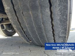 Schmitz Cargobull Curtainsider Mega