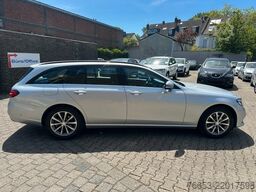MERCEDES-BENZ E 220d T Automatik 143kw * LED * Navi * Kamera