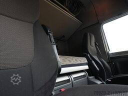 DAF XF 440 Space Cab tractor unit