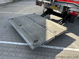 H.T.F. HZO 39 / Carrier Vector 1800 Frigo / Loadlift 2...