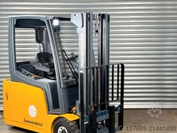 Jungheinrich EFG 218k - nur 3562 Std - Service Neu Batterie 90%