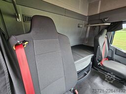 RENAULT T 440