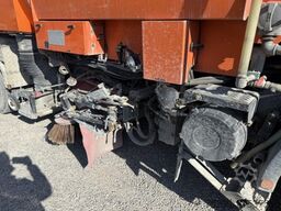 MAN 19.364 FLC 4x2 Kehrmaschine