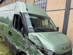 IVECO 35S18 Kastenwagen Maxi hoch&lang, Unfall