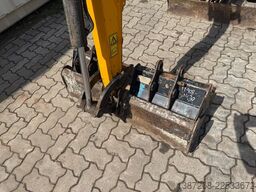 JCB 15C-1 / 982 H /  3 x Löffel / Kabine