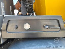 MAN 35.400 8x4 BB CH Betonmischer Liebherr 9 m³