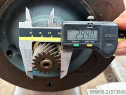 SEW Eurodrive RF73DT80N-4BM motoreduktor 0,75 kW 1380/31 obr B5 hamulec SEW Eurodrive RF73DT80N-4BM motoreduktor 0,75 kW 1380/31 obr B5 hamulec