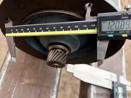 SEW Eurodrive RF73DT80N-4BM motoreduktor 0,75 kW 1380/31 obr B5 hamulec SEW Eurodrive RF73DT80N-4BM motoreduktor 0,75 kW 1380/31 obr B5 hamulec