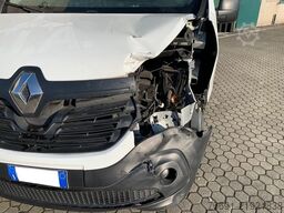 Renault Trafic Van