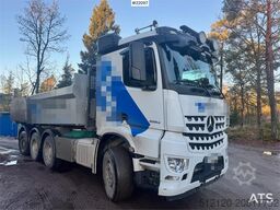 Mercedes-Benz Arocs 3253 tridem hook truck