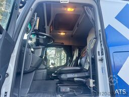 Mercedes-Benz Arocs 3253 tridem hook truck