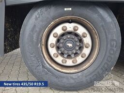 Schmitz Cargobull Curtainsider Mega