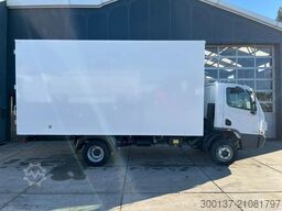 Mercedes-Benz Accelo 915 4x2 Closed Cargo Truck