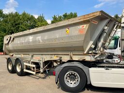 Fruehauf STEEL CHASSIS, STEEL DUMPER!   Full spring!  TO...