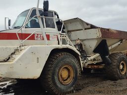 Caterpillar 735