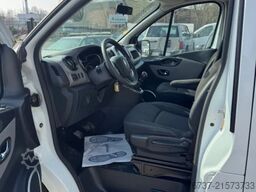 Renault Trafic **AMBULANCE-RETTUNGSWAGEN**