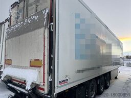 Schmitz Cargobull closed semi-trailer w/ Carrier aggregate and lift