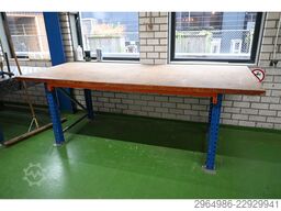  Industrial Workbench