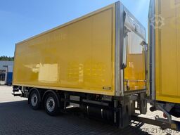 MERCEDES-BENZ 2540 LL 6x2/4 Kühlkoffer 8.2m LBW 2,5t  Carrier