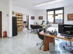 HYUNDAI 18BT-9U UVV Neu 4,25m Hubh 1680kg Ladegerät