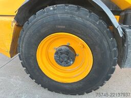 JCB TM 320 T4F * AGRI * Q-FIT * 40Km/h * VOLLGUMMI *