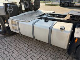 DAF XF 410 4X2 MANUAL GEARBOX / LOW-ROOF