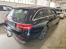 MERCEDES-BENZ E 300 de 4Matic T-Modell Burmester Pano Head-UP