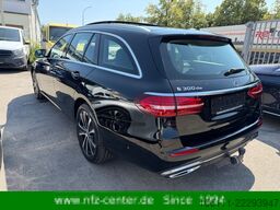 MERCEDES-BENZ E 300 de 4Matic T-Modell Burmester Pano Head-UP