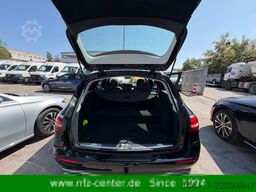 MERCEDES-BENZ E 300 de 4Matic T-Modell Burmester Pano Head-UP