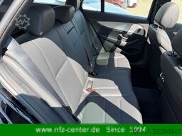 MERCEDES-BENZ E 300 de 4Matic T-Modell Burmester Pano Head-UP