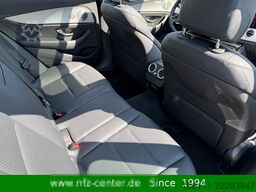 MERCEDES-BENZ E 300 de 4Matic T-Modell Burmester Pano Head-UP