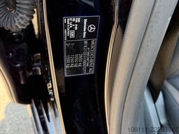 MERCEDES-BENZ E 300 de 4Matic T-Modell Burmester Pano Head-UP